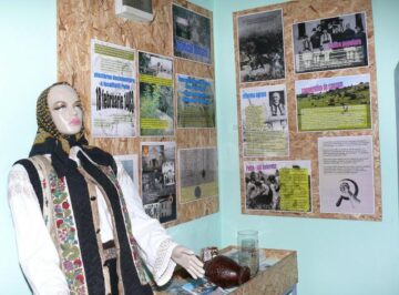 Biblioteca sătească „Mihai Leonte” și Muzeul Sătesc, inaugurate ieri în satul Petia