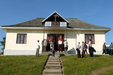 Biblioteca sătească „Mihai Leonte” și Muzeul Sătesc, inaugurate ieri în satul Petia