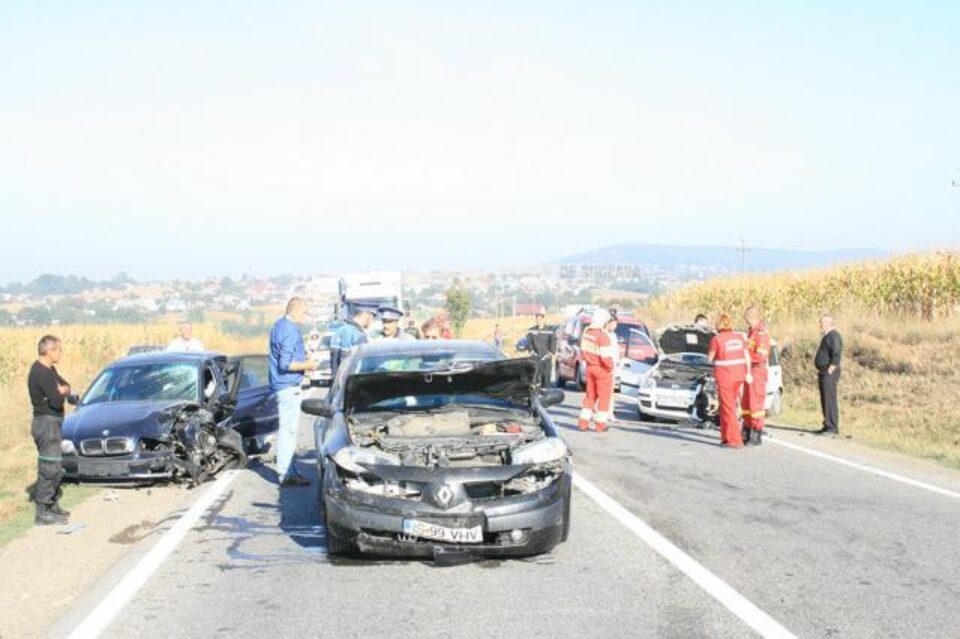 Accident în lanț, în care au fost implicate trei mașini