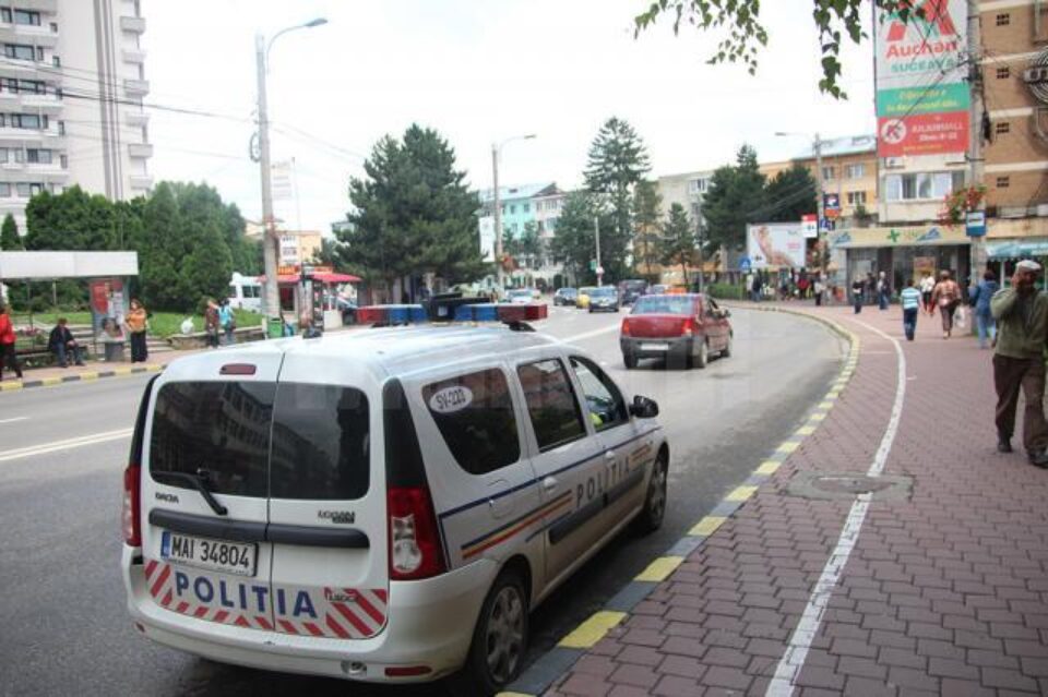 Șapte șoferi au rămas fără permisele de conducere pentru că nu au acordat prioritate persoanelor care erau angajate regulamentar în traversarea drumului