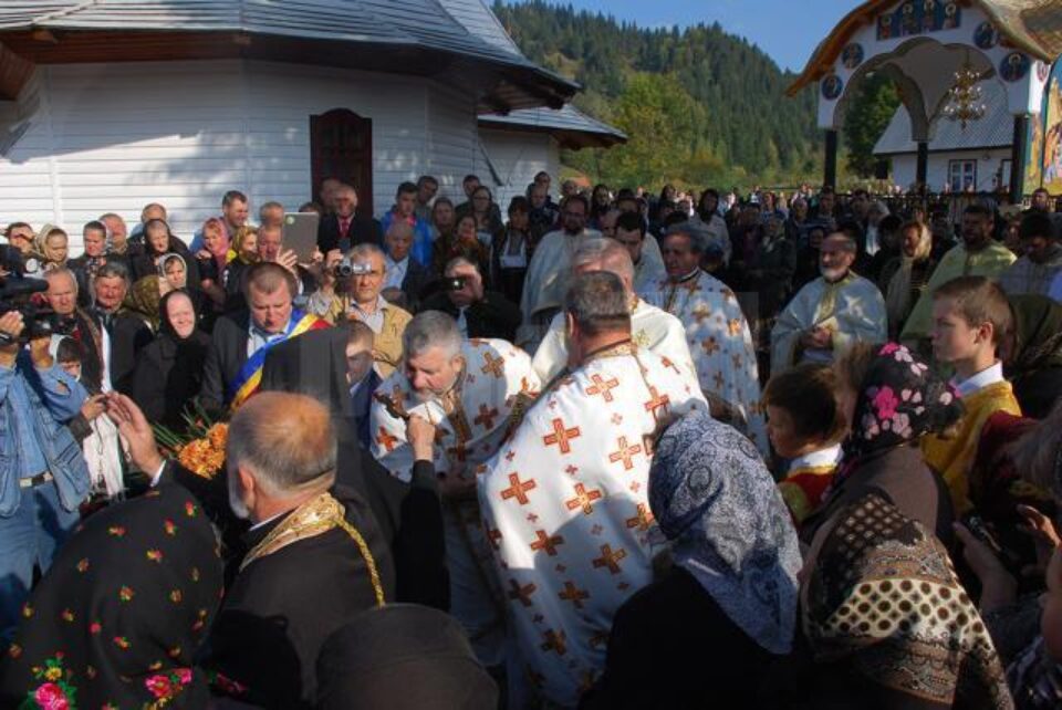 A fost sfințit altarul de vară din curtea bisericii Parohiei Ulma
