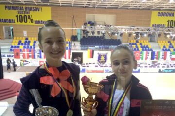Ioana Michitei, locul II, împreună cu Isabella Ududec, locul III