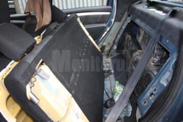 În portbagajul Daciei polițiștii au găsit 1.500 de pachete de țigări de proveniență extracomunitară