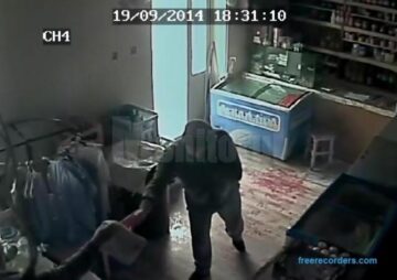 Bărbatul înjunghiat într-un magazin se teme pentru viața lui și nu înțelege de ce procurorii l-au lăsat liber pe agresor
