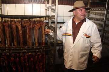 Suceveanul Ioan Baciu Țăran este singurul producător tradițional care a obținut atestat în baza noului ordin 724/2014