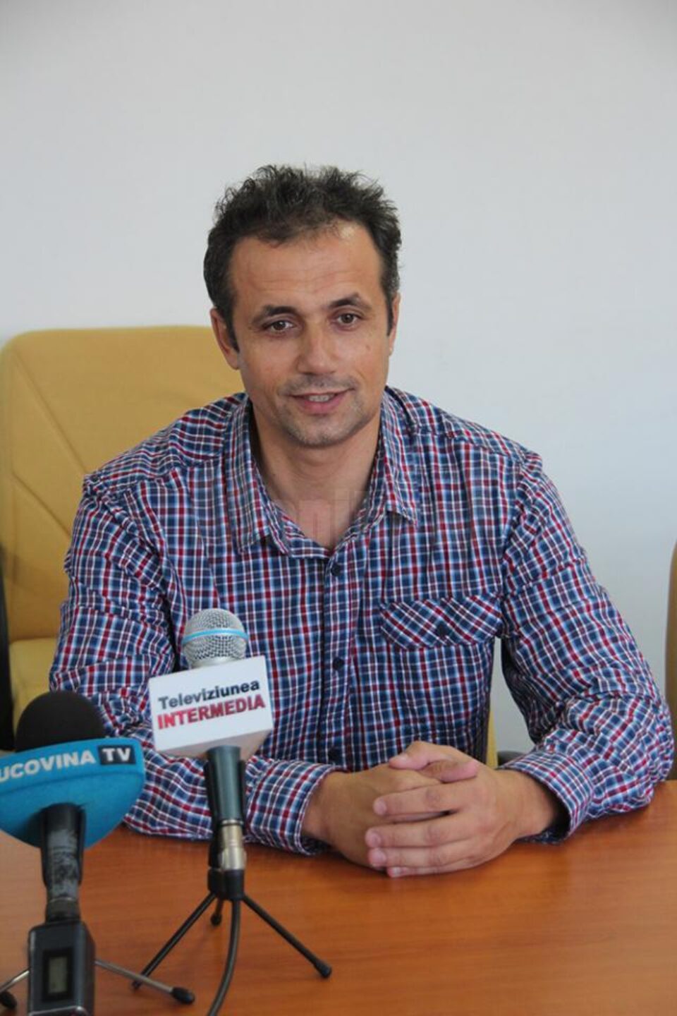 Sorin Rață speră să obțină până sâmbătă dreptul de joc pentru cei trei jucători de origine sârbă Sorin Rață speră să obțină până sâmbătă dreptul de joc pentru cei trei jucători de origine sârbă