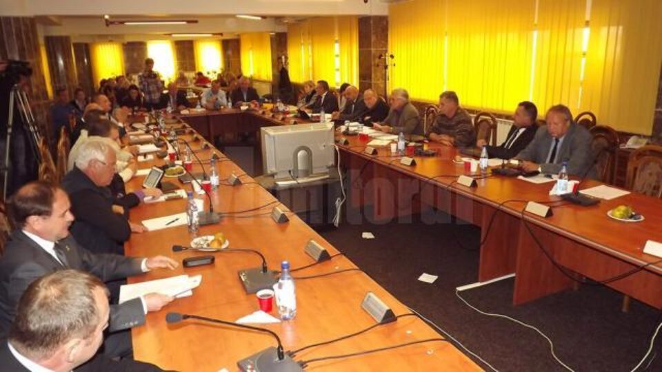 Ședința de Consiliu Local a fost anulată după plecarea membrilor ACL