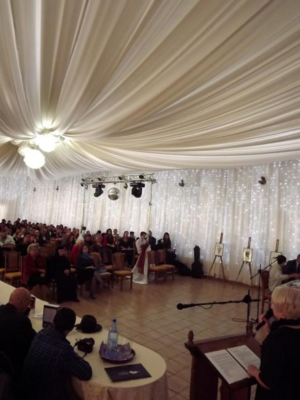 Sute de invitați la cea de-a 46-a ediție a Festivalului național de poezie „Nicolae Labiș”, cel mai longeviv concurs literar din țară