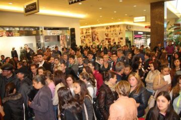 Aglomerație la Bursa locurilor de muncă pentru absolvenți, la Suceava
