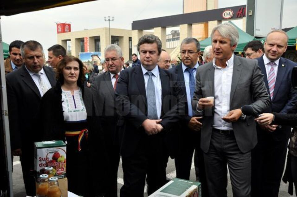 Oficialitățile au fost îndemnate să guste din produsele din Bucovina