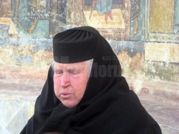 Stavrofora Irina Pântescu este de 23 de ani stareța Mănăstirii Voroneț