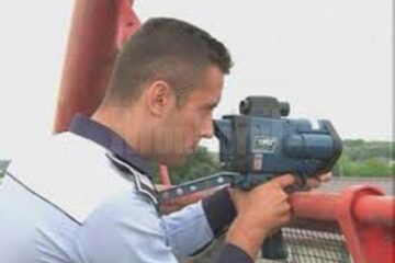 pistolul radar intra de astazi in dotarea politistilor de la Rutiera