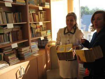 Aproape 1.500 de cărți au fost donate Școlii Gimnaziale Berchișești
