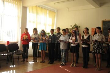 Elevii școlii din Berchișești le-au pregătit oaspeților un mic program artistic