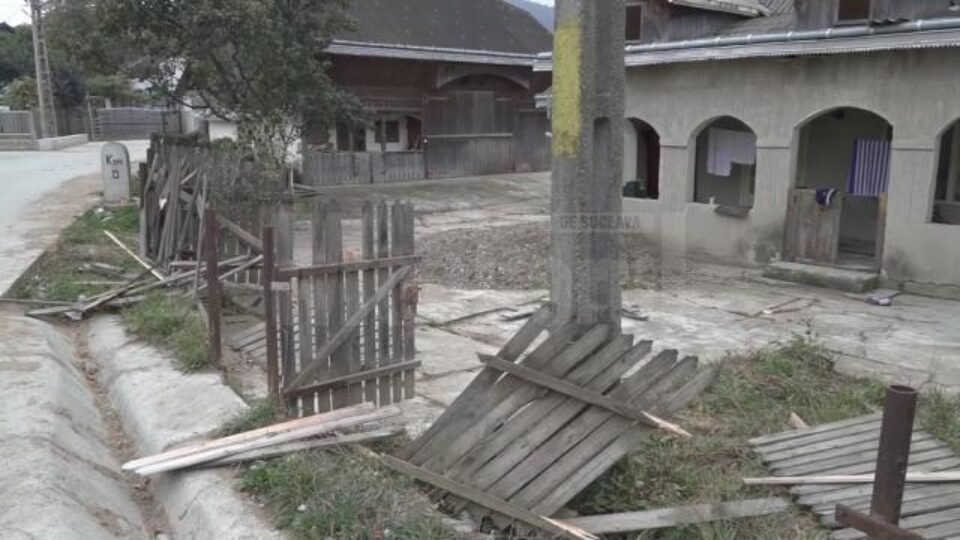 În cauză s-a dispus începerea urmăririi penale sub aspectul săvârșirii infracțiunilor de distrugere și violare de domiciliu