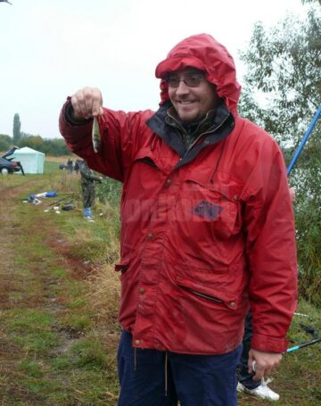 Peste 60 de profesori s-au întrecut la pescuit