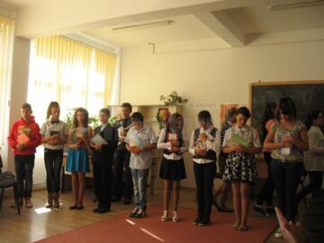 Elevii școlii din Berchișești le-au pregătit oaspeților un mic program artistic