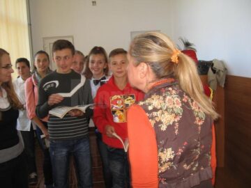 Aproape 1.500 de cărți au fost donate Școlii Gimnaziale Berchișești