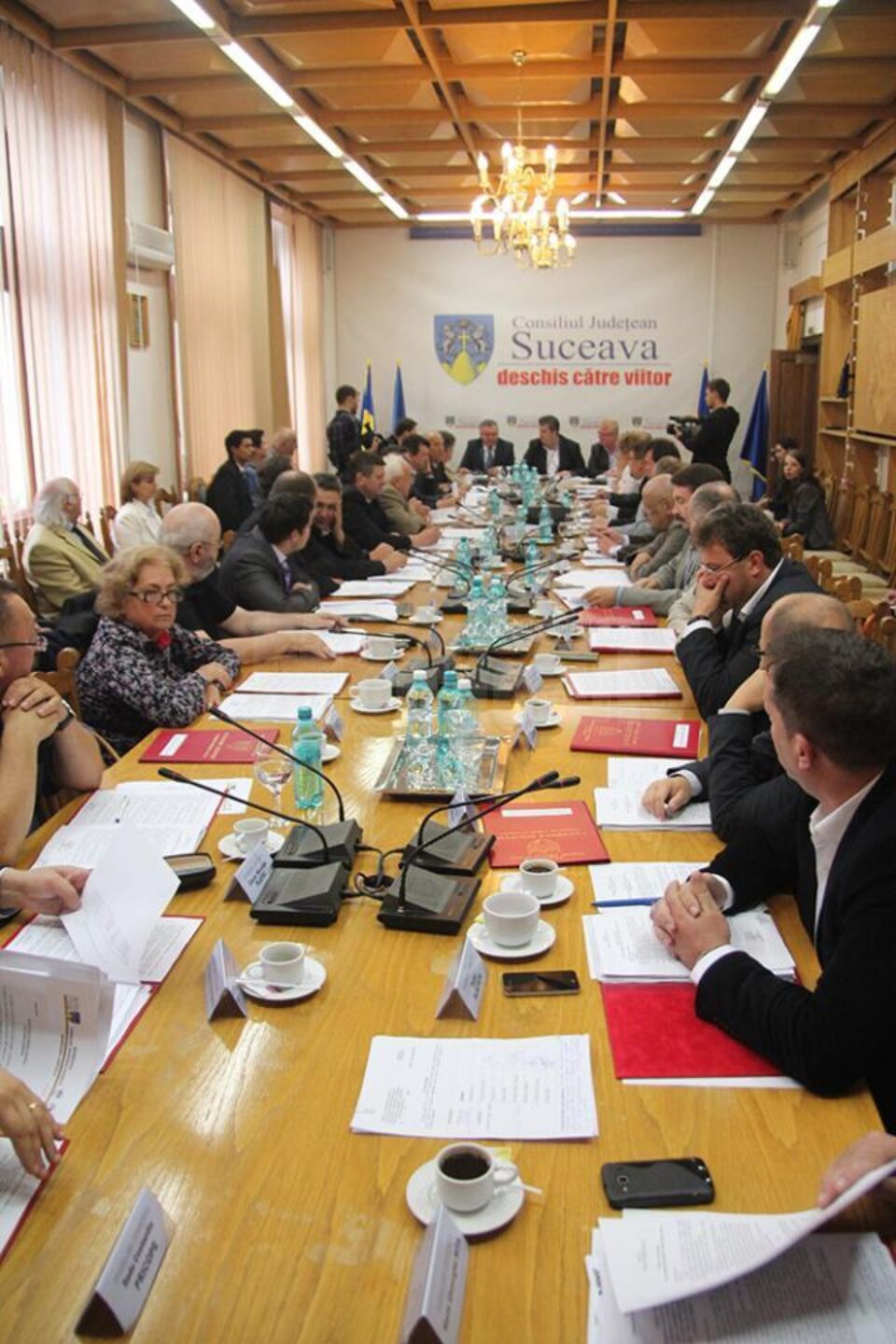 12 consilieri județeni s-au folosit de Ordonanța de Urgență nr. 55/2014 pentru a migra la alt partid sau a se declara independenți
