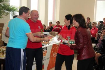 Cupe și medalii pentru cei mai buni competitori din cadrul „Spartachiadei profesorilor”