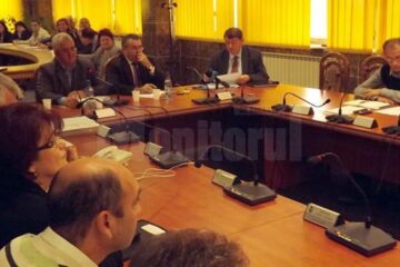 Ion Lungu le-a transmis reprezentanților asociațiilor de proprietari avertismentul oficial primit de la producătorul de energie termică, Bioenergy, că există riscul major de a nu asigura energie termică în sezonul rece următor