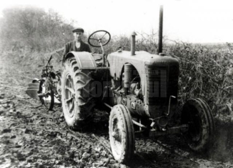 „Plug-cîrtiță” „Plug-cîrtiță”