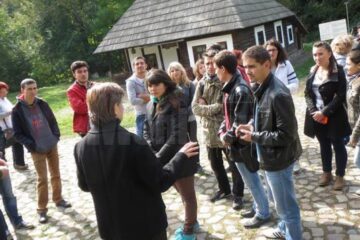 Bobocilor USV li s-a pregătit un scurt itinerariu în municipiul Suceava