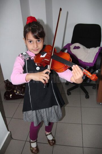 Ioana Ghimiș, în vârstă de 8 ani