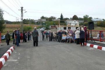 Ieri, în cartierul Țarna Mare din municipiul Fălticeni a avut loc inaugurarea podului de peste pârâul Prisaca