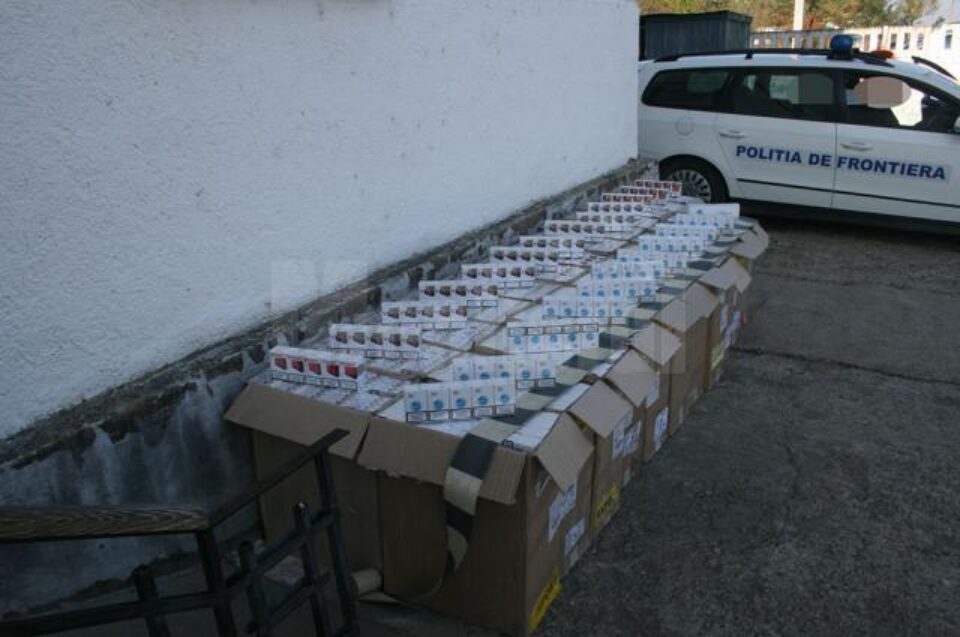 20.000 de pachete de țigări de contrabandă, confiscate în weekend