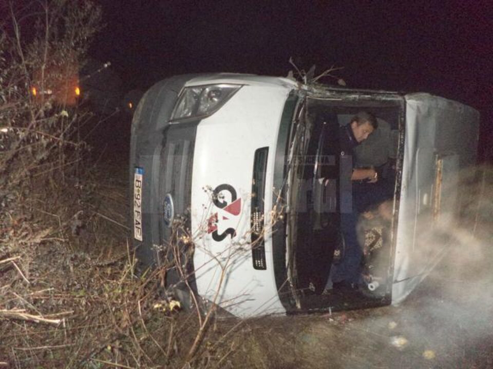 Colegi de-ai agenților implicați în accident au venit sa preia casetele cu valori și armamentul celor care însoțeau transportul