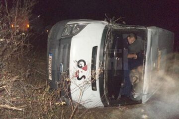 Colegi de-ai agenților implicați în accident au venit sa preia casetele cu valori și armamentul celor care însoțeau transportul