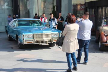 20 de mașini vechi au fost expuse la „Retro Parada Toamnei” de la Iulius Mall Suceava