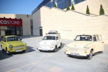 20 de mașini vechi au fost expuse la „Retro Parada Toamnei” de la Iulius Mall Suceava