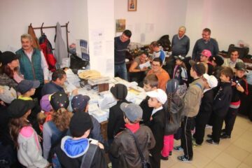 Birourile postașilor au fost animate de elevi