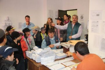 Birourile postașilor au fost animate de elevi