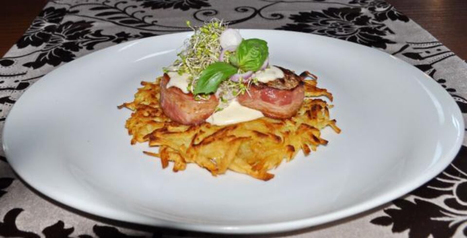 Mușchiuleț de porc cu sos de brânzeturi