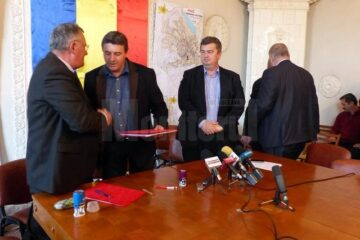 Primarul din Fălticeni, Cătălin Coman, a semnat contractul pentru reabilitarea străzii Sucevei