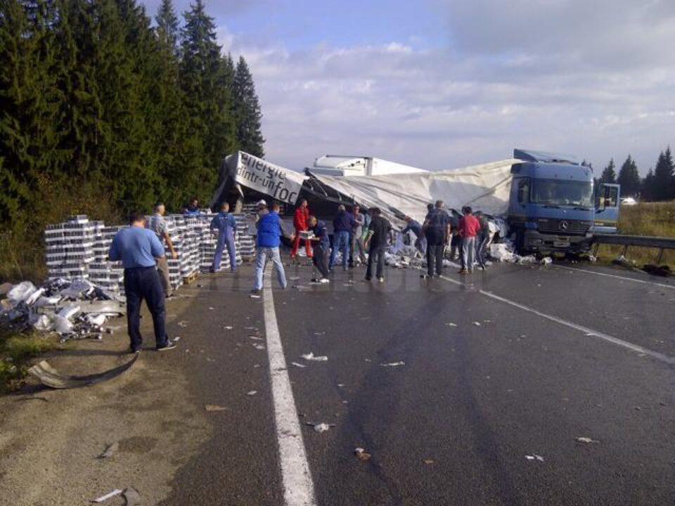 Autotrenul a rămas blocat de-a latul drumului și a blocat în totalitate traficul