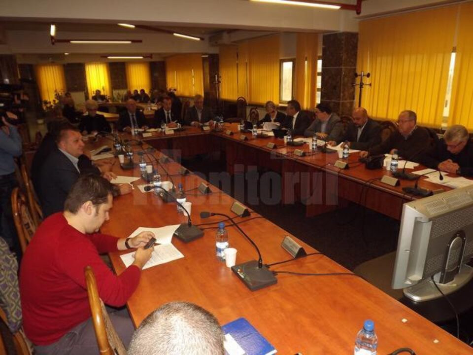 Consilierii locali au decis majorarea tarifului de transport și distribuție a energiei termice de la 99 de lei la 140 de lei, fără TVA Consilierii locali au decis majorarea tarifului de transport și distribuție a energiei termice de la 99 de lei la 140 de lei, fără TVA
