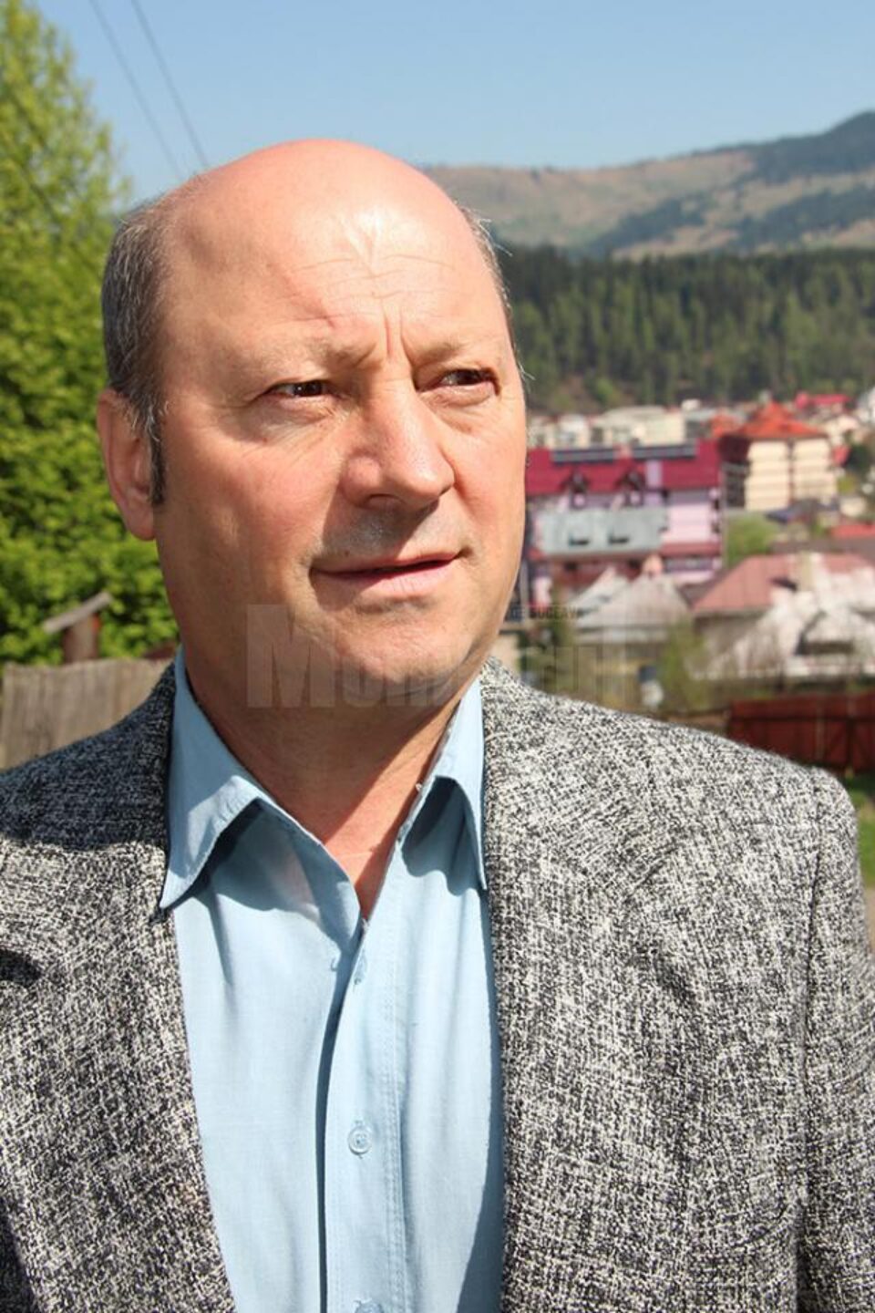 Primarul de Vatra Dornei, Ilie Boncheș, împreună cu viceprimarul și cinci membri ai Consiliului Local, a demisionat din PDL Primarul de Vatra Dornei, Ilie Boncheș, împreună cu viceprimarul și cinci membri ai Consiliului Local, a demisionat din PDL