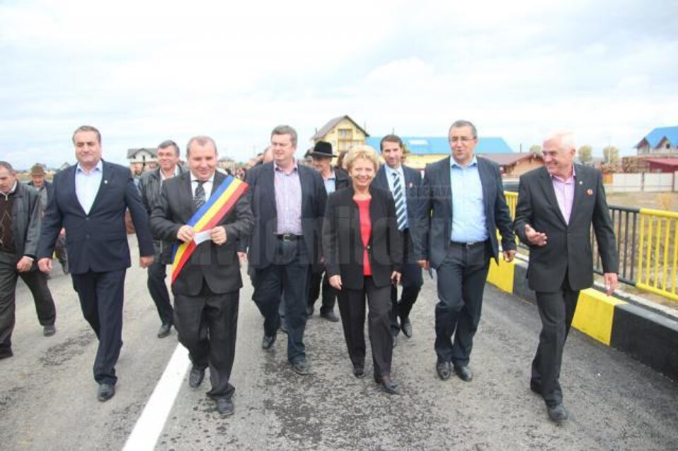 Ministrul Doina Pană a inaugurat un pod din Marginea început în urmă cu 7 ani