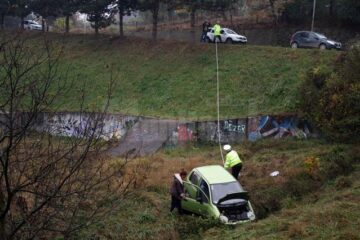 Traseul necontrolat al mașinii care, din fericire, nu s-a răsturnat