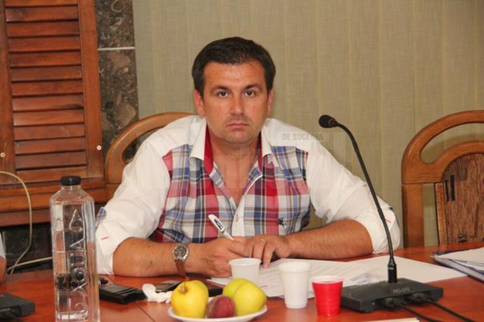 Doctorul Liviu Cîrlan, șeful Unității de Primire a Urgențelor din cadrul Spitalului Județean Suceava, și-a anunțat independența politică Doctorul Liviu Cîrlan, șeful Unității de Primire a Urgențelor din cadrul Spitalului Județean Suceava, și-a anunțat independența politică