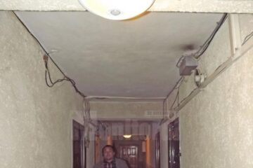 Becurile cu senzori de mișcare se aprind doar atunci când cineva intră pe hol