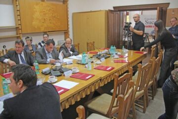 Consilierii PDL au părăsit sala, nemulțumiți de modul cum au fost împărțiți banii