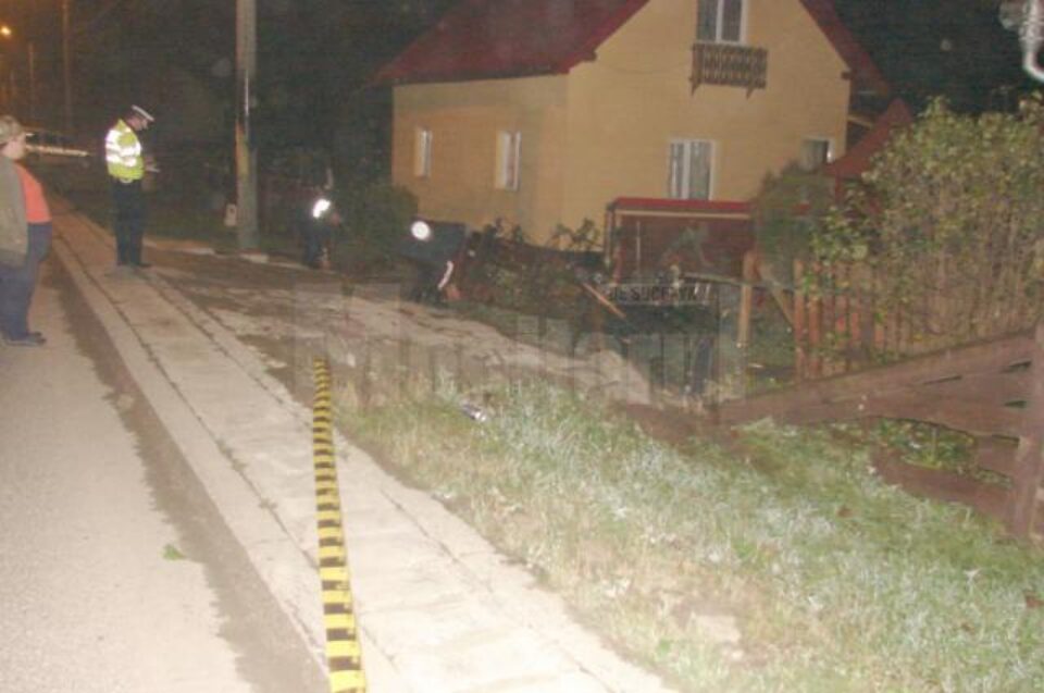 Doi tineri în comă, după un grav accident rutier