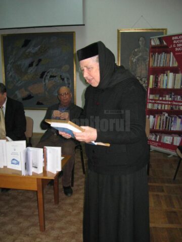 Elena Simionovici Premiul Opera Omnia