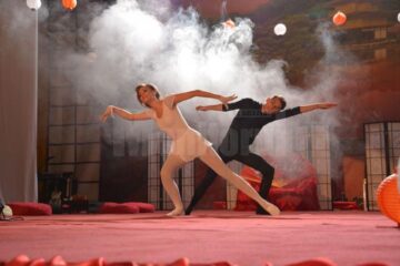 Dans gratios pe scena Casei de Cultura