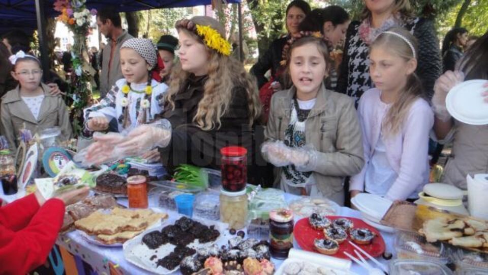 Peste o mie de rădăuțeni au participat la Târgul de toamnă pentru copii